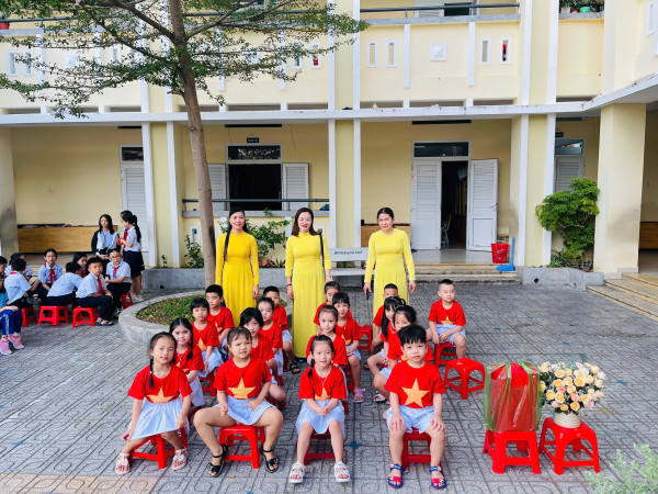 TRƯỜNG MẦM NON XƯƠNG HUÂN TỔ CHỨC CHO CHÁU  MG 5 – 6 TUỔI THAM QUAN TRƯỜNG TIỂU HỌC XƯƠNG HUÂN  NĂM HỌC 2024 – 2025