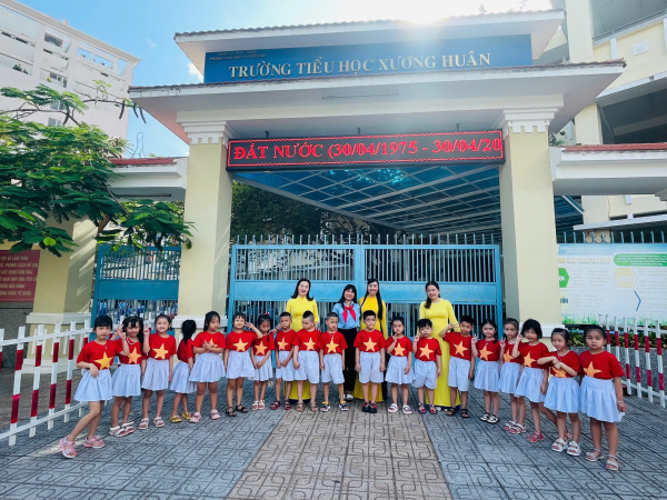 TRƯỜNG MẦM NON XƯƠNG HUÂN TỔ CHỨC CHO CHÁU  MG 5 – 6 TUỔI THAM QUAN TRƯỜNG TIỂU HỌC XƯƠNG HUÂN  NĂM HỌC 2024 – 2025