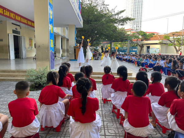 TRƯỜNG MẦM NON XƯƠNG HUÂN TỔ CHỨC CHO CHÁU  MG 5 – 6 TUỔI THAM QUAN TRƯỜNG TIỂU HỌC XƯƠNG HUÂN  NĂM HỌC 2024 – 2025