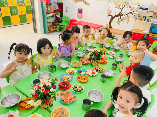 TRƯỜNG MẦM NON XƯƠNG HUÂN TỔ CHỨC TIỆC BUFFET CUỐI NĂM HỌC 2024 – 2025