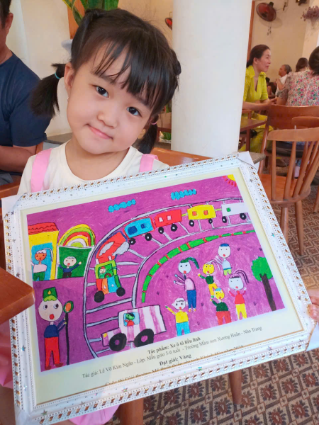 CÁC BẠN NHỎ TRƯỜNG MẦM NON XƯƠNG HUÂN NHẬN GIẢI THƯỞNG "MỸ THUẬT THIẾU NHI TỈNH KHÁNH HOÀ NĂM 2025"
