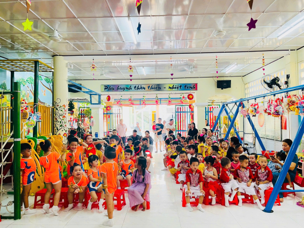 TRƯỜNG MẦM NON XƯƠNG HUÂN TỔ CHỨC VUI HỘI TRĂNG RẰM NĂM HỌC 2025 – 2026